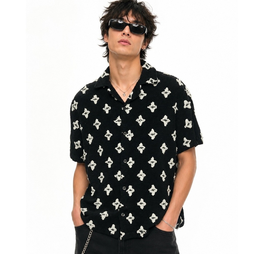 Forever 21 Men's Black Textured Floral Camp Collar Shirt Y2K | Small